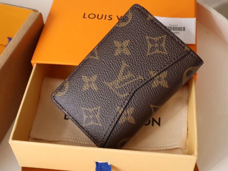 LV Wallets 4178A-0123