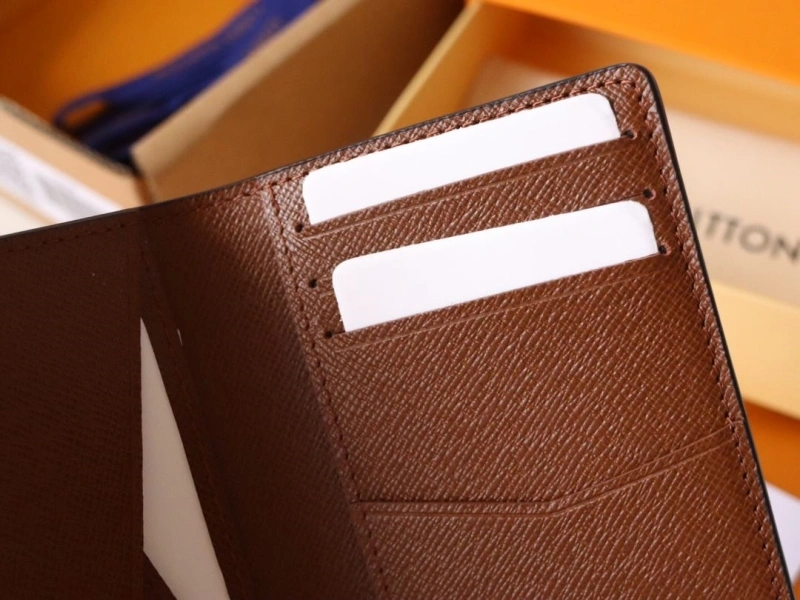 LV Wallets 4178A-0123