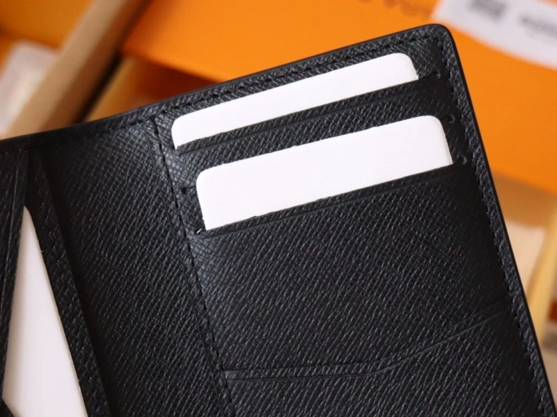 LV Wallets 4178A-0125