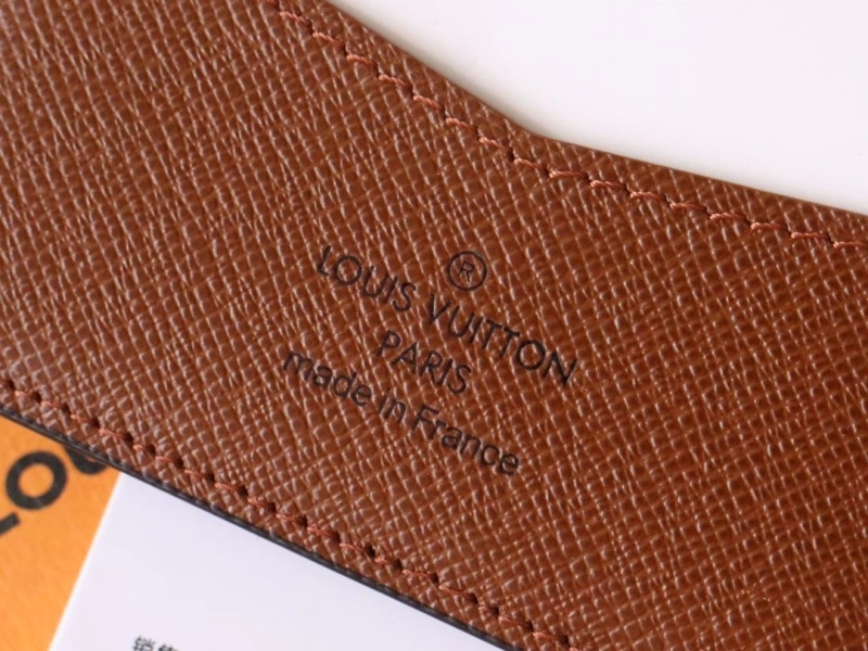 LV Wallets 4178A-0126