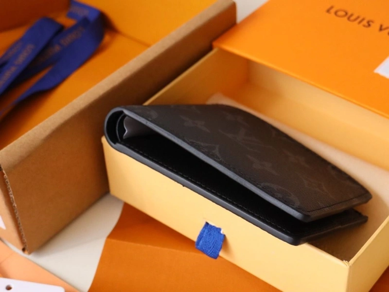 LV Wallets 4178A-0128