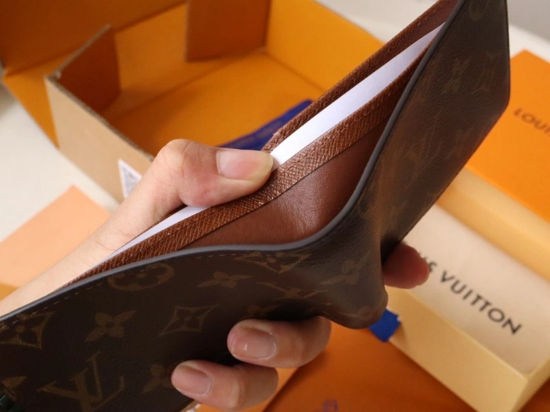 LV Wallets 4178A-0130