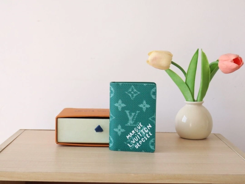 LV Wallets 4178A-0138