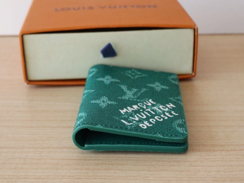 LV Wallets 4178A-0138