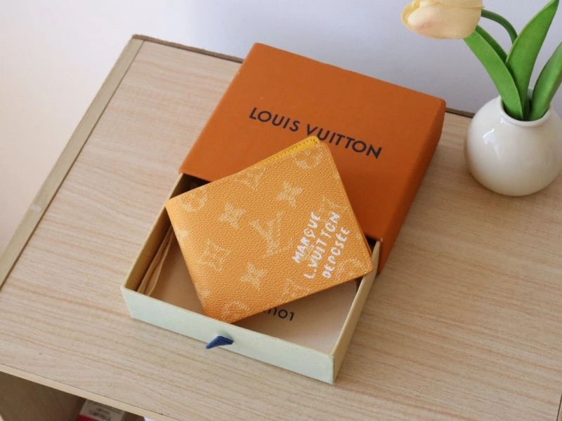 LV Wallets 4178A-0139