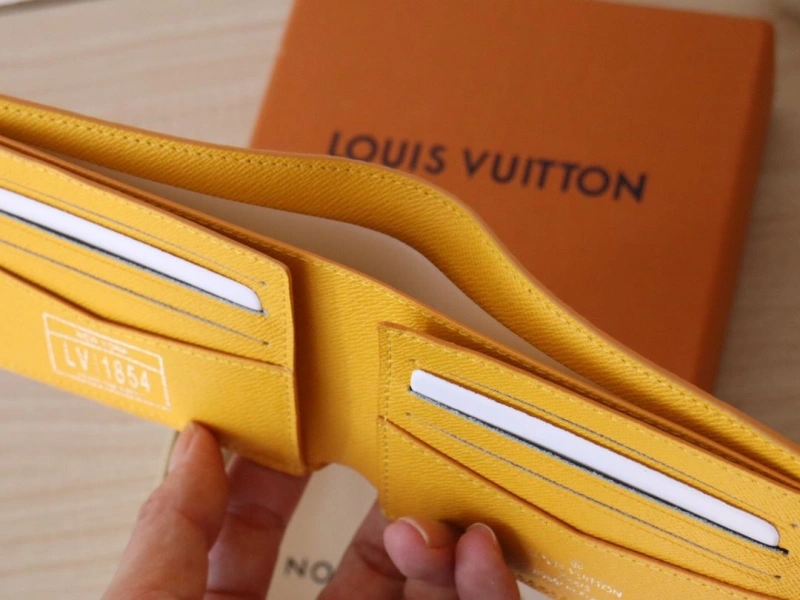 LV Wallets 4178A-0139
