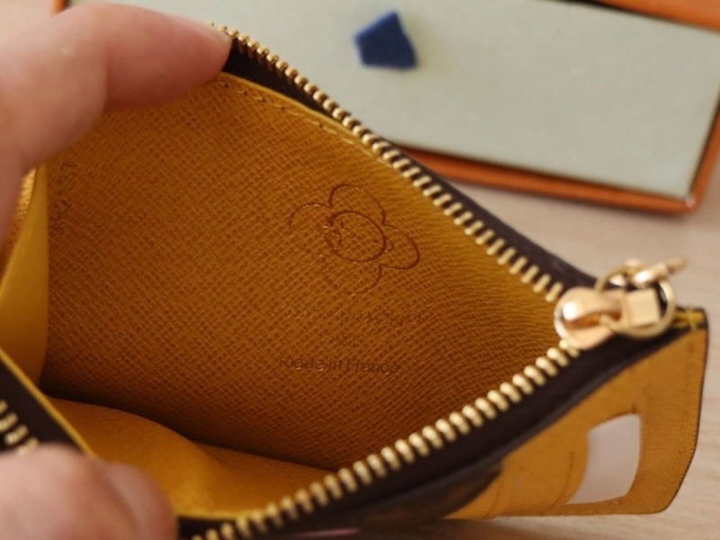 LV Wallets 4178A-0143