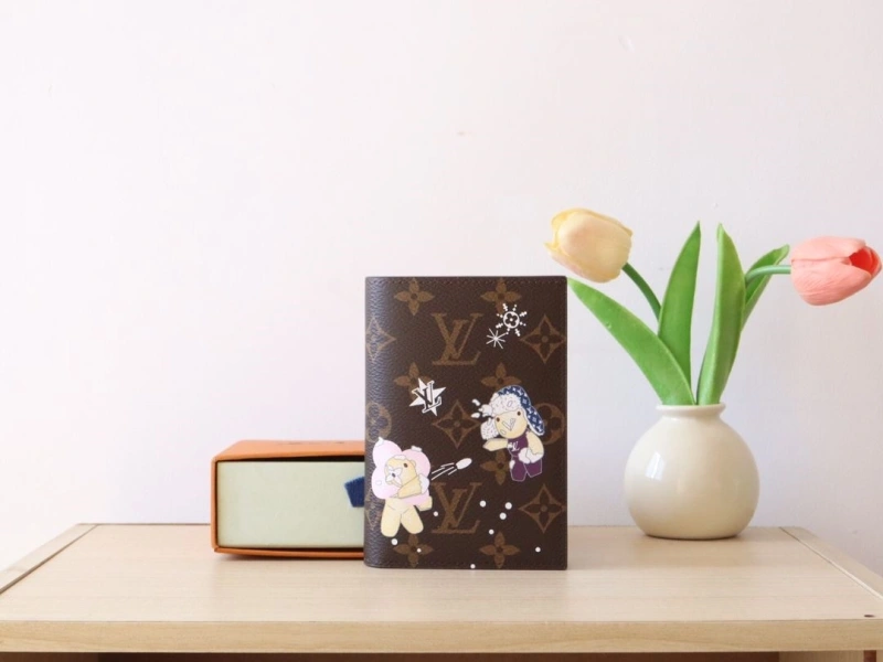 LV Wallets 4178A-0149