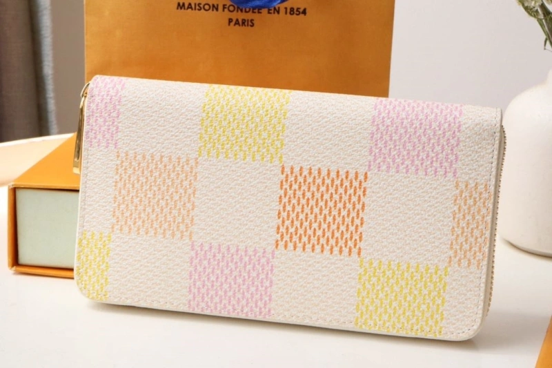 LV Wallets 4178A-0156