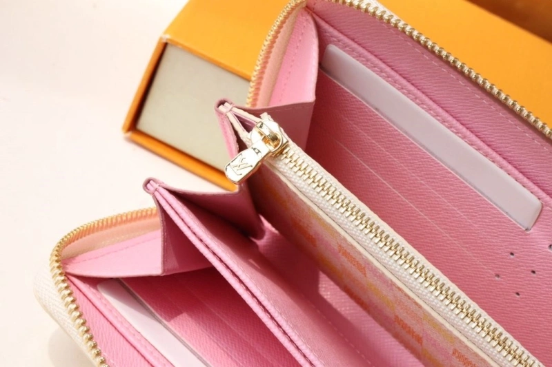 LV Wallets 4178A-0156