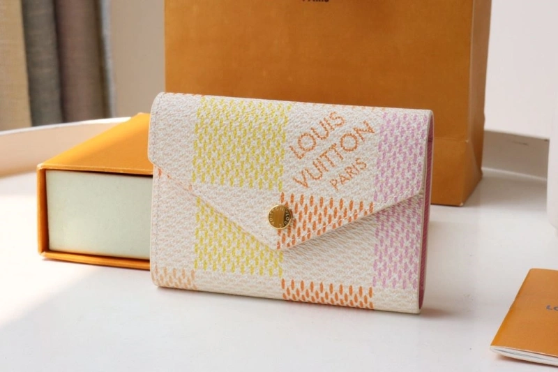 LV Wallets 4178A-0158