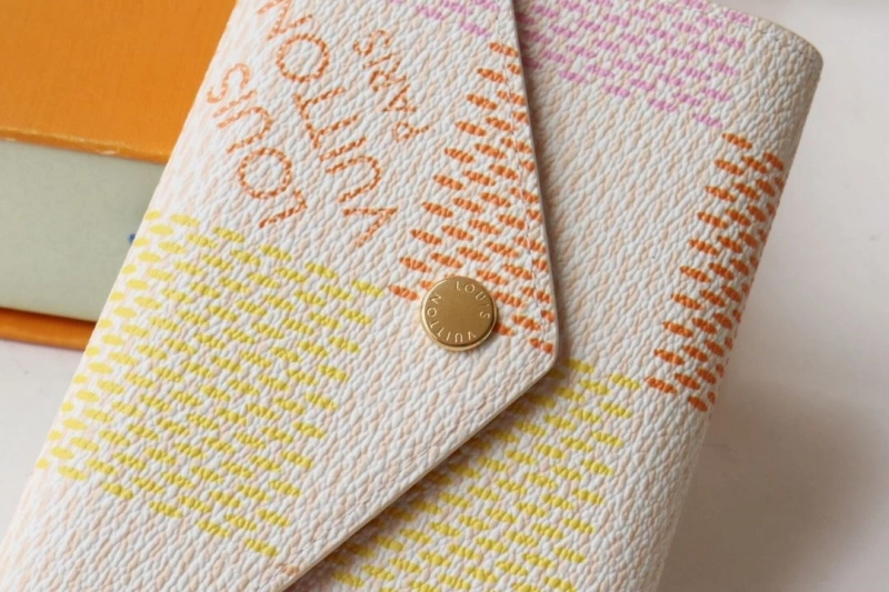 LV Wallets 4178A-0158