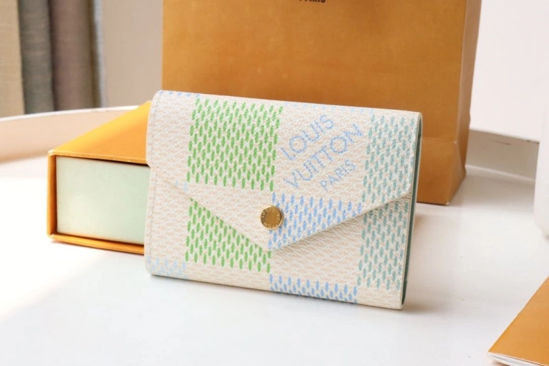 LV Wallets 4178A-0159