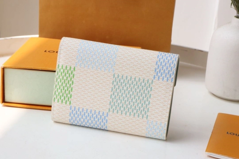 LV Wallets 4178A-0159