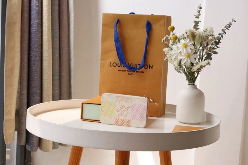 LV Wallets 4178A-0161