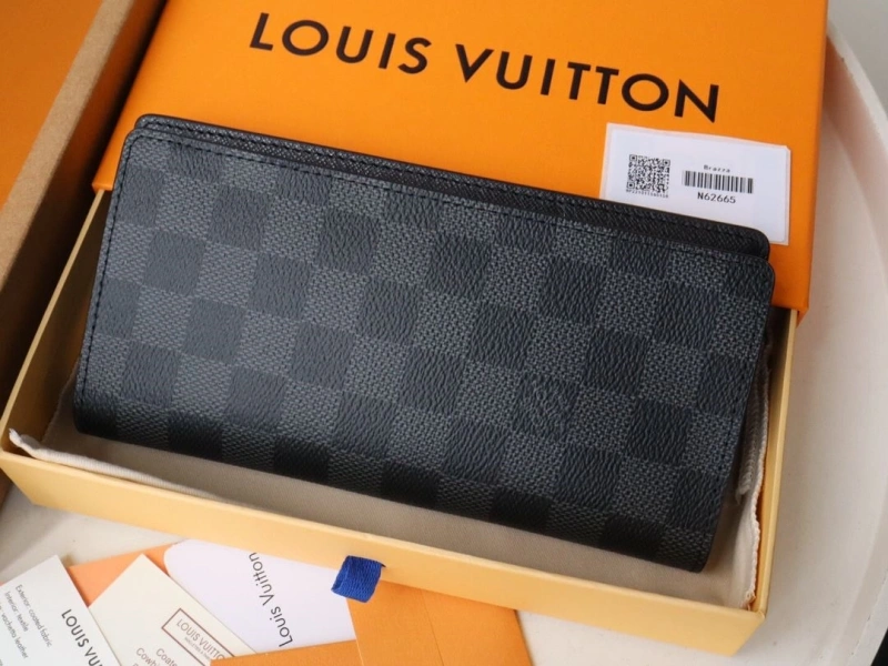 LV Wallets 4178A-0164