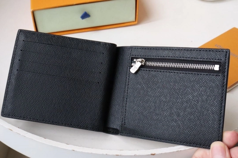 LV Wallets 4178A-0165