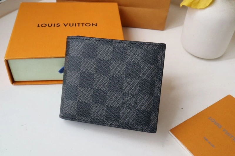 LV Wallets 4178A-0166