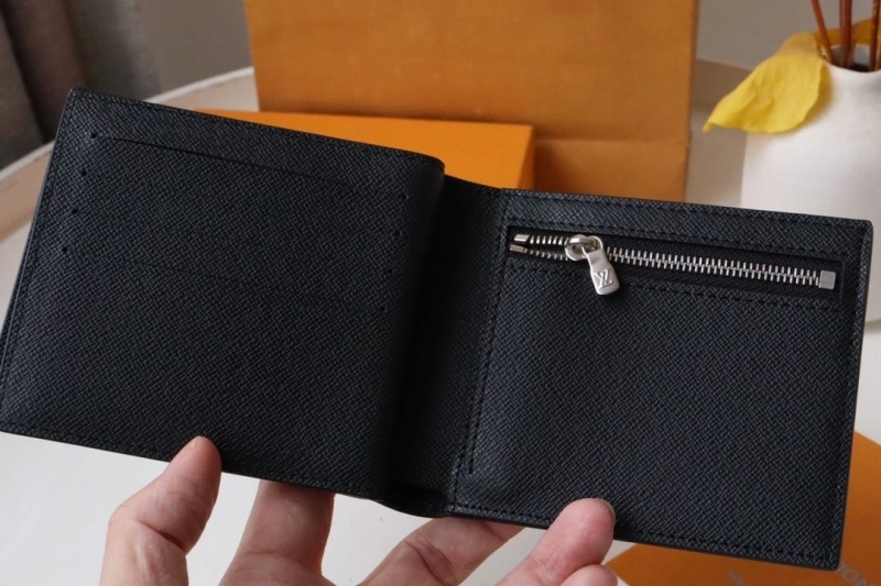 LV Wallets 4178A-0166