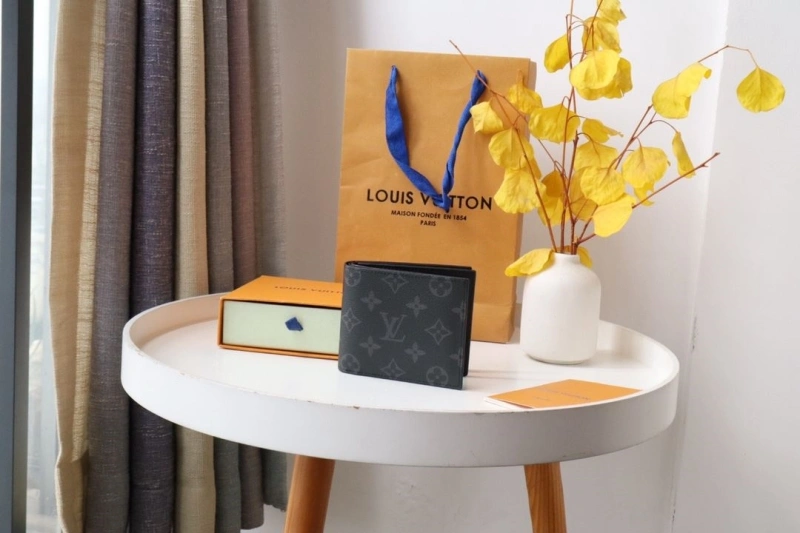 LV Wallets 4178A-0167