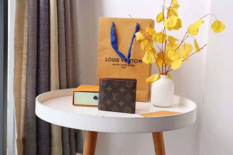 LV Wallets 4178A-0168