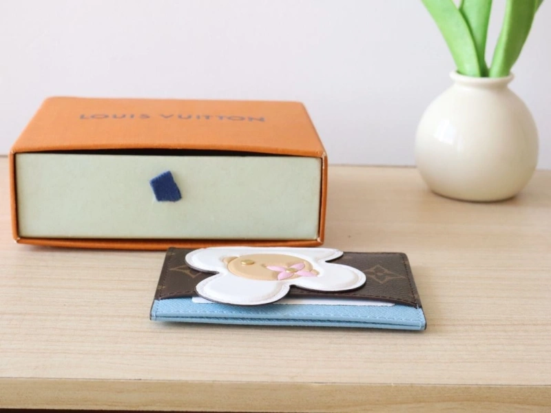 LV Wallets 4178A-0184