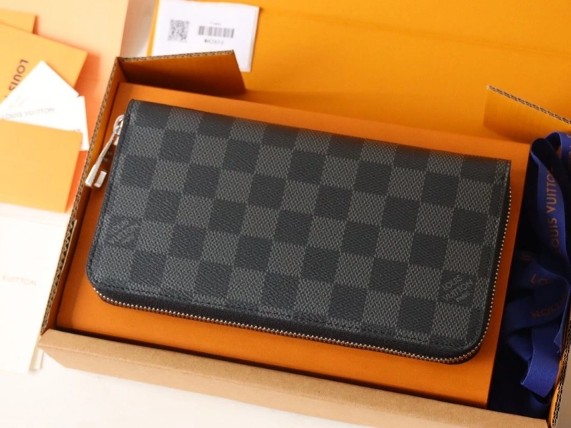 LV Wallets 4178A-0185