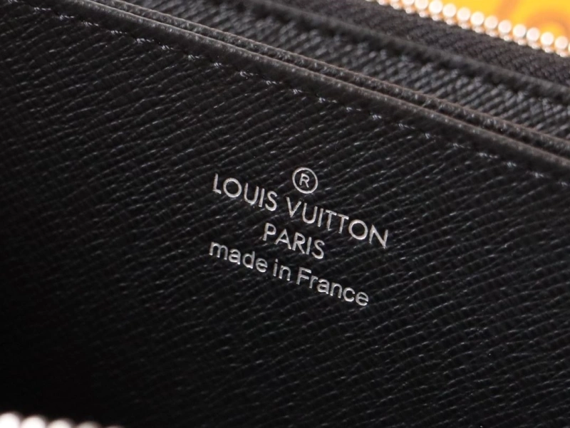 LV Wallets 4178A-0185