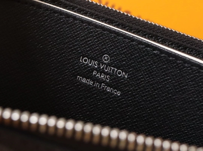 LV Wallets 4178A-0186