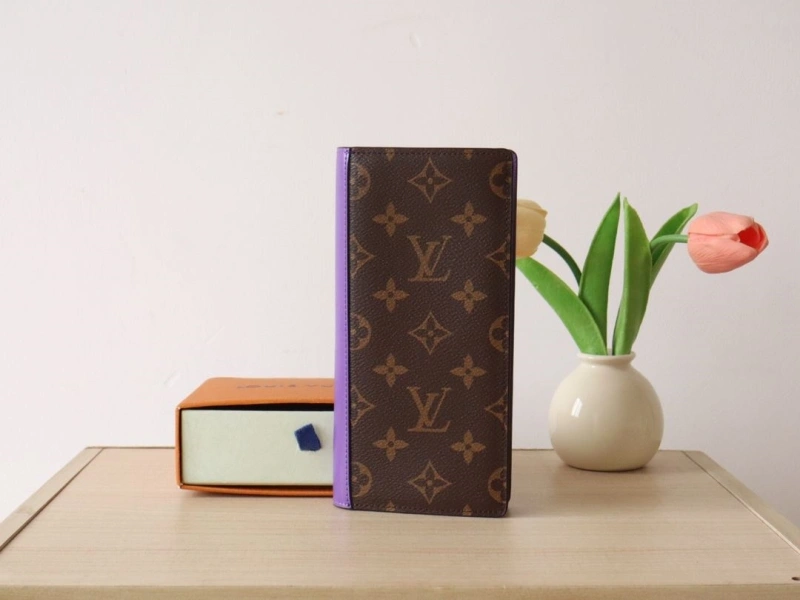 LV Wallets 4178A-0191