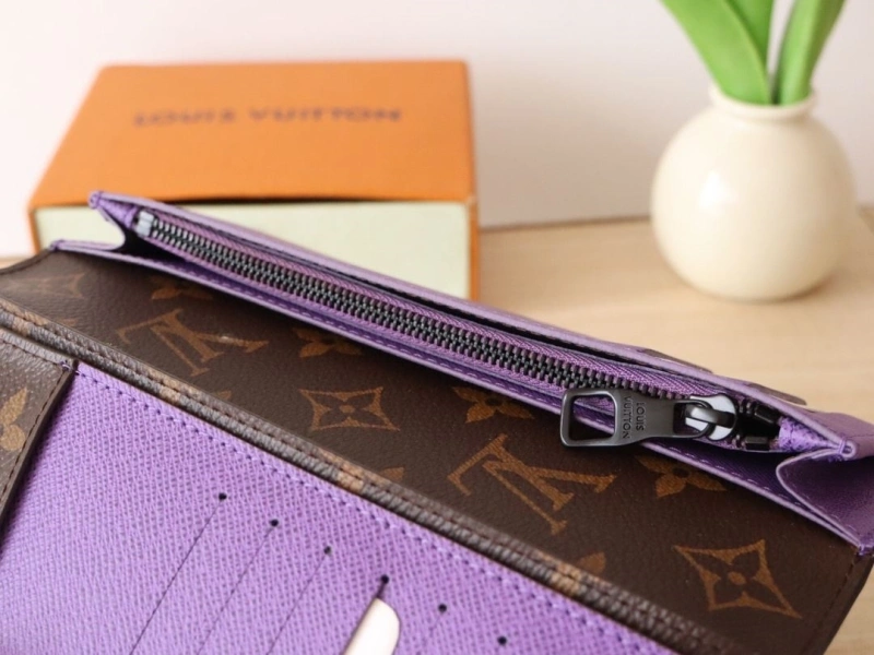 LV Wallets 4178A-0191