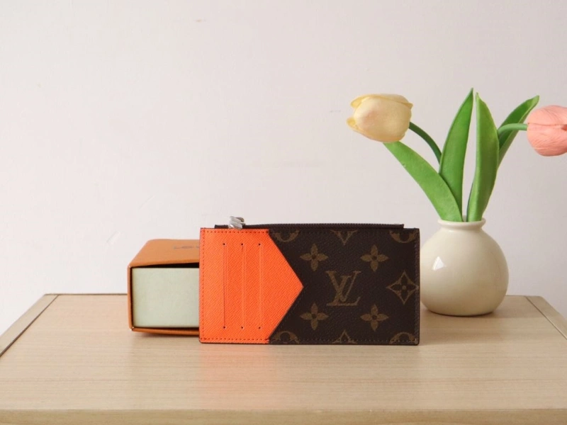 LV Wallets 4178A-0194