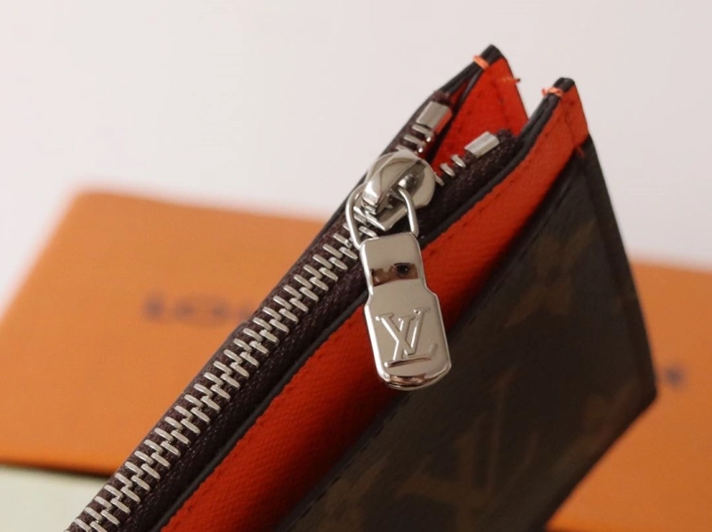 LV Wallets 4178A-0194