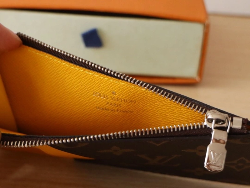 LV Wallets 4178A-0196