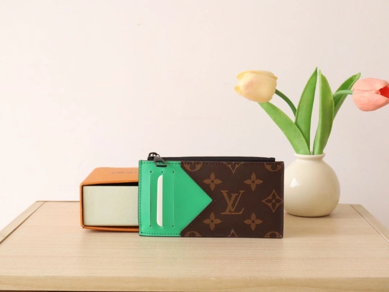 LV Wallets 4178A-0198
