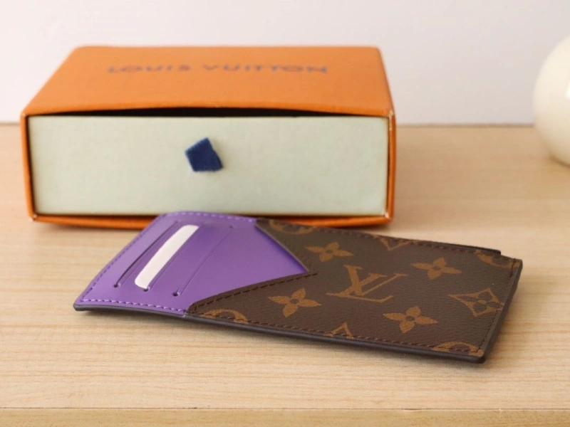 LV Wallets 4178A-0199