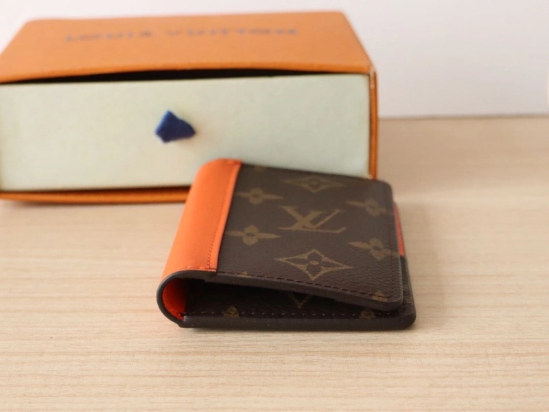 LV Wallets 4178A-0202