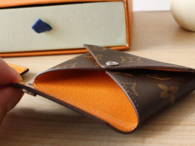 LV Wallets 4178A-0211