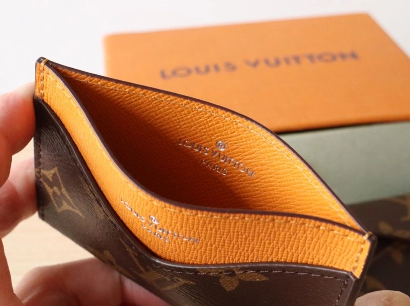 LV Wallets 4178A-0211