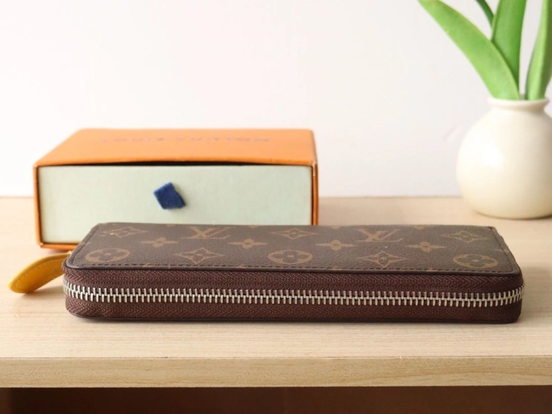 LV Wallets 4178A-0213