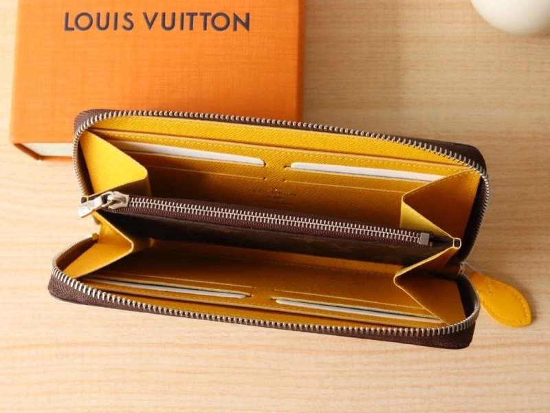 LV Wallets 4178A-0213