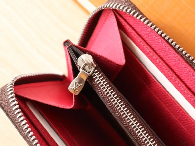 LV Wallets 4178A-0214