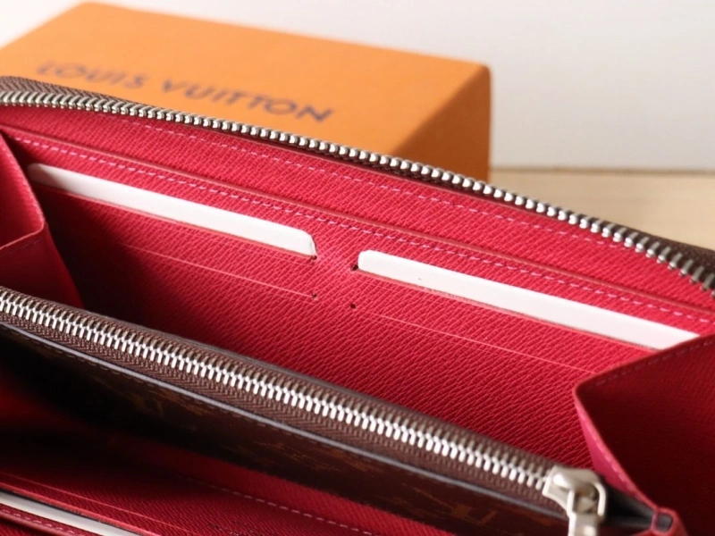 LV Wallets 4178A-0214