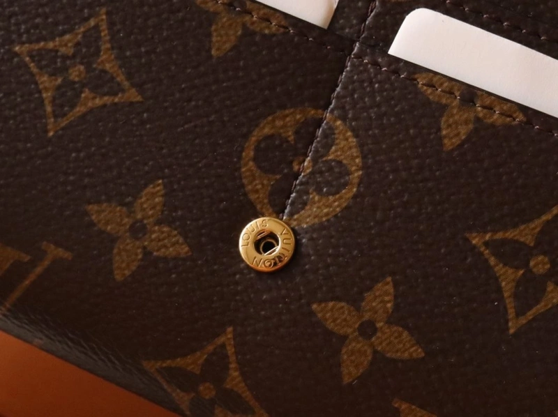 LV Wallets 4178A-0216