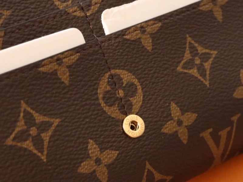 LV Wallets 4178A-0218