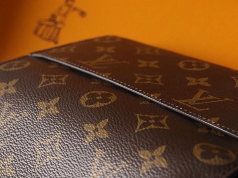 LV Wallets 4178A-0218