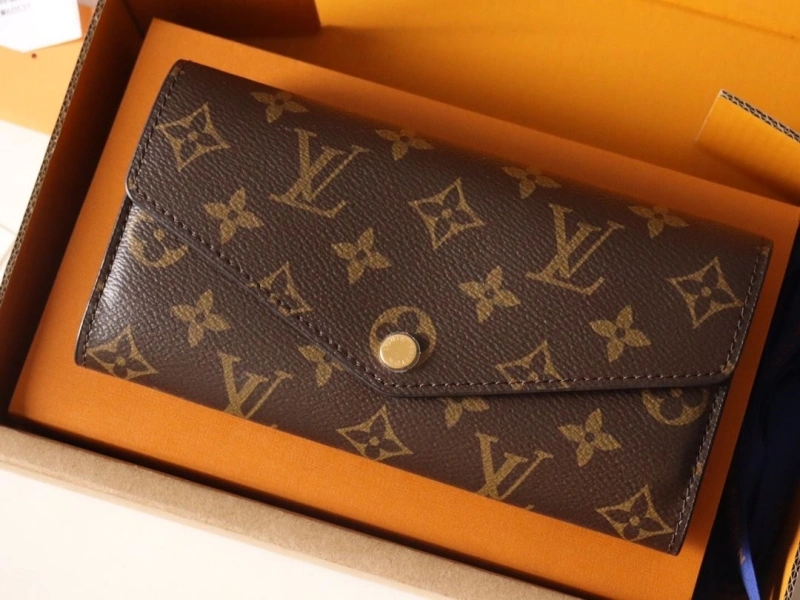 LV Wallets 4178A-0218