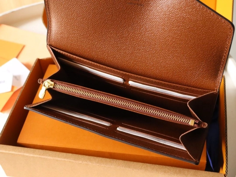 LV Wallets 4178A-0218