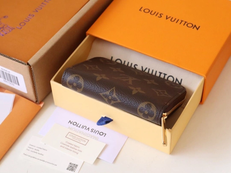 LV Wallets 4178A-0219