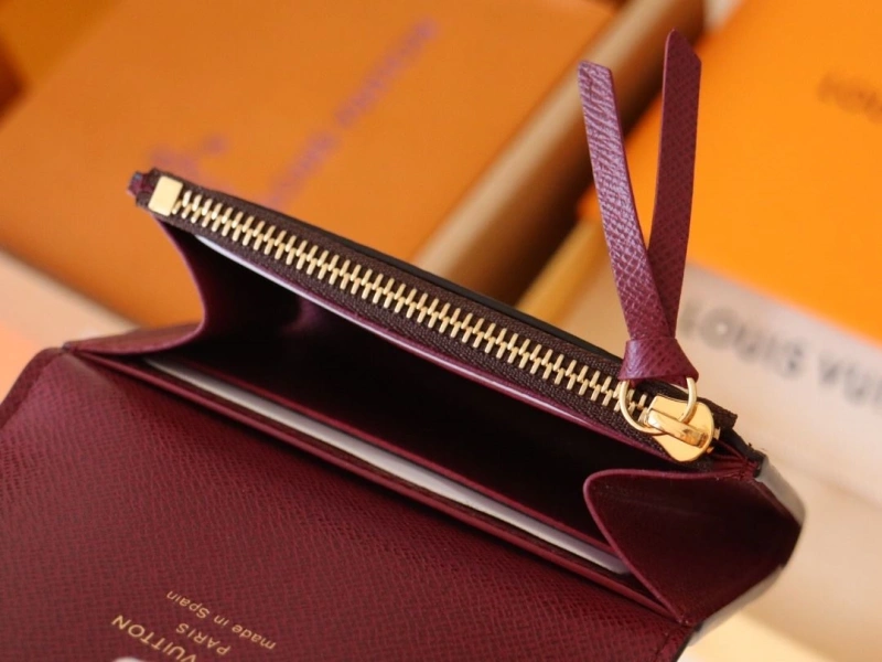 LV Wallets 4178A-0221